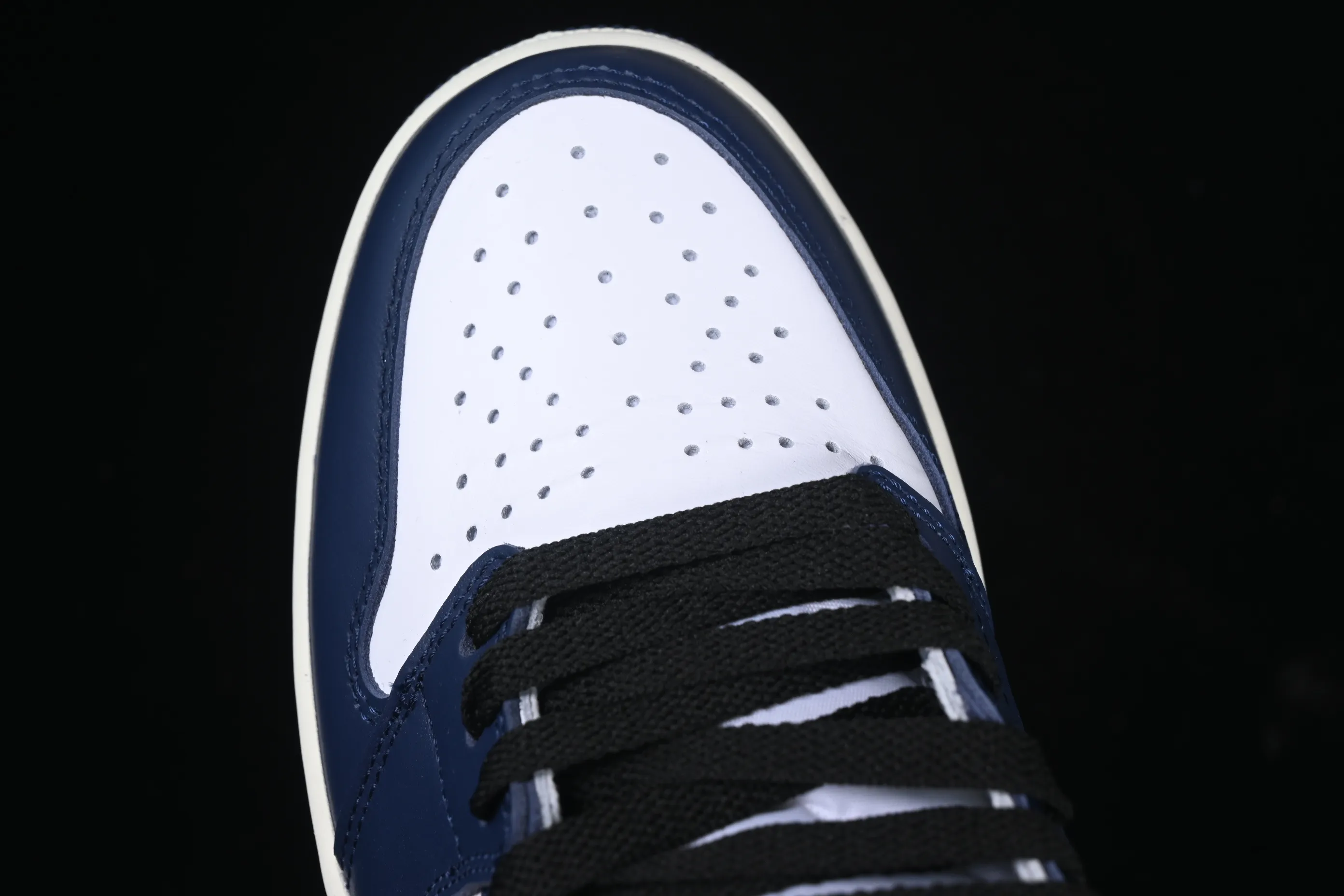 All categories Air Jordan Jordan series basketball shoes Air Jordan 1 High Air Jordan 1 High OG "Midnight Navy" AJ1 Joe 1 Midnight Navy DZ5485-401